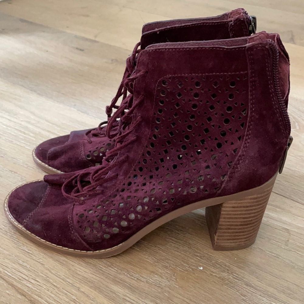 Vince Camuto heels - size 6